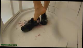 Video 1597673073: feet solo, solo gay amateur, gay male feet, feet shoes, solo male shower, wet feet