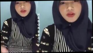 Video 197529904: cum hijab, cum drinking, webcam