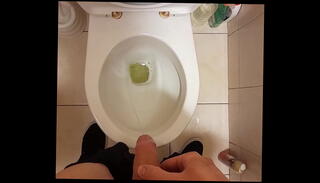 Video 1464873845: solo piss, pissing boys public, pissing public toilet