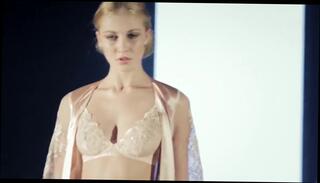 Video 327748004: nude scandal