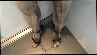 Video 1571222961: pantyhose pissing, pantyhose high heels, heels gay