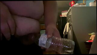 Video 1594923215: pissing masturbating, piss bottle, office piss