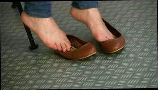 Video 1572093251: foot fetish sexy feet, sexy feet shoeplay, feet foot tease, straight foot, ballet feet