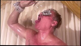 Video 1622351653: oiled ass worship, oil solo, ass worship cum, ass worship gay, solo big dick cum, gay hunk solo, solo big dick cumshot, solo amateur cum, muscle hunk worship, male solo cum eating, worships erected, muscle daddy solo, oil dance