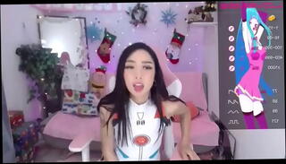 Video 1594989785: tits spit