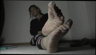 Video 1113335404: foot fetish solo, female foot fetish, mature foot fetish, foot fetish hd, soles toe wiggling, face toes