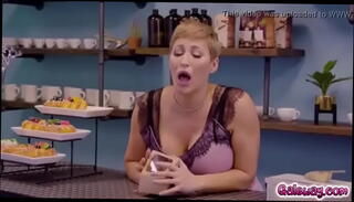 Video 1346775915: mom public