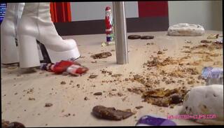 Video 1658380124: foot fetish, foot cast