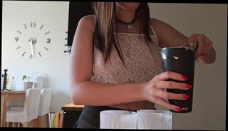 Video 1623474933: amateur solo female, amateur drink, girl drinks