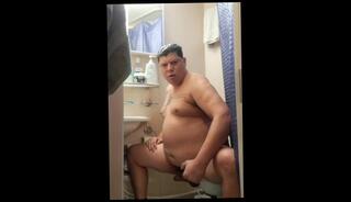 Video 1619702763: amateur daddy, big muscular daddy