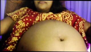 Video 1655923771: short lady, lady playing, big lady, straight