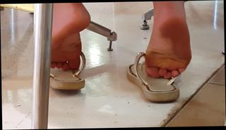 Video 975467204: amateur foot fetish, brazilian foot fetish, candid shoeplay