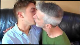 Video 1590423325: twinks kissing, gay twink
