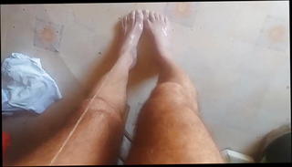 Video 1571140331: pissing, pie gay