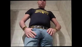 Video 1387445525: condom piss, pissing jeans gay, pig piss