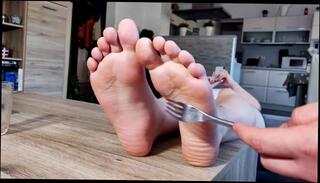 Video 1360048603: amateur feet tickle, bed feet