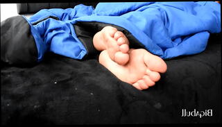 Video 1498529275: foot fetish sexy feet, foot fetish amateur gay, soft feet foot, foot fetish love, big feet foot, foot fetish hd, giant foot, delicious foot, latino foot, bed foot