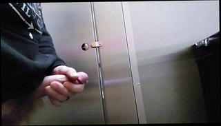 Video 1567781361: gay man public, public cum