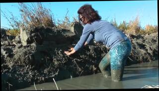 Video 870842704: fetish solo, fetish female, girl wetting pants, girl mud, girl legs, brunette girl