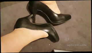 Video 1571273801: black shemale cum, heels cum