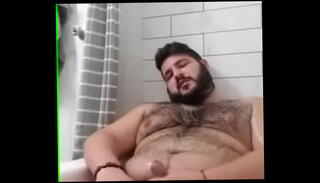 Video 1471142945: chubby bear