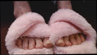 Video 1620640123: feet foot fetish toes, milf foot fetish, foot fetish solo, amateur foot fetish, feet toe wiggling, toes closeup, foot shoe fetish, female foot fetish, polish toes, soft toes, pink toes