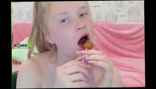 Video 1201181255: blonde teen sucks