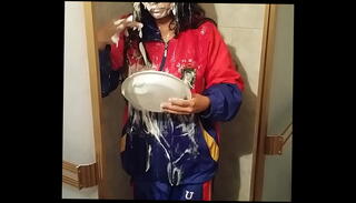 Video 1112091435: girl pied, wet pie