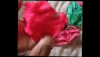 Video 1224012925: girl shemale masturbates