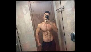 Video 917675555: muscle man jerking, dancer gay