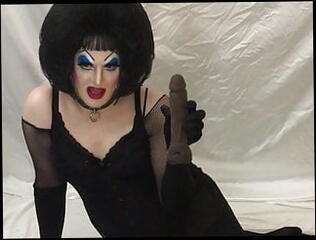 Video 1619952511: english shemale, toys