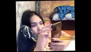 Video 1548642695: girl slips