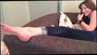Video 902812204: amateur foot fetish, big feet tickled