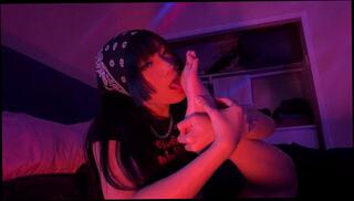 Video 1664973593: toes sucked feet, solo amateur trans