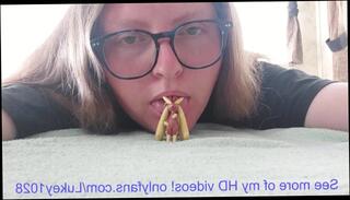 Video 1582871053: chubby bbw amateur, bbw amateur solo, tiny vore, vore fetish, solo female bbw, bbw licking, eats tinies, 60fps amateur