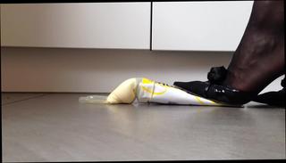 Video 126063104: foot fetish hd, filled condom