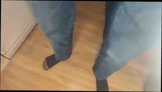 Video 1544777075: pee jeans wetting, kitchen pee