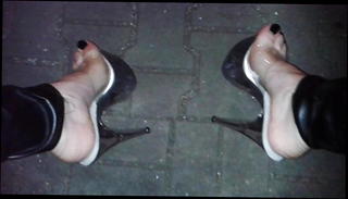 Video 1225523401: heels shemale, shemale public