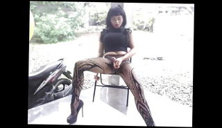 Video 1571230481: shemale jerking