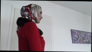 Video 1621967901: lady red, straight