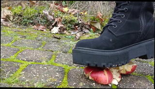 Video 1590114755: mistress boots, mistress crush