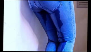 Video 1622472995: pissing peeing, girl pees jeans