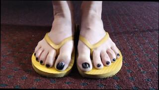 Video 1665827251: foot fetish flip flop, foot fetish toe, amateur foot fetish, foot fetish close, foot fetish hd, fetish straight, slapping sound, natural toes