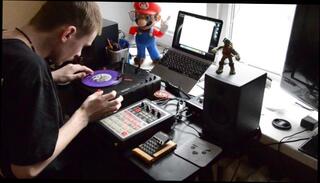 Video 1657037733: amateur solo male, behind amateur