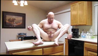 Video 1620691495: naked foot, naked kitchen