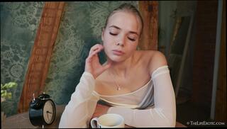Video 1623751964: fetish solo masturbation, solo female masturbation, jeans barefoot, vintage time
