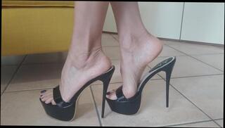 Video 1587579353: lesbian feet fetish, mature feet fetish, solo female feet, amateur mature lesbians, amateur blonde lesbian, fetish italian