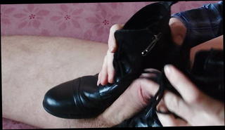 Video 1092050001: gay man fuck, fuck cum, leather boots fucked, boots cock, sniffing cock, girl shoes, wearing girl, fuck hd, hard cock