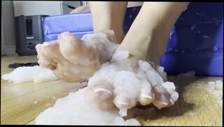 Video 1621787393: cum feet toes, solo toe, solo female feet, solo amateur cum, cuck cum, french toes, wet toes