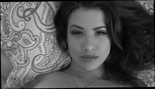 Video 1054963605: dirty talking brunette